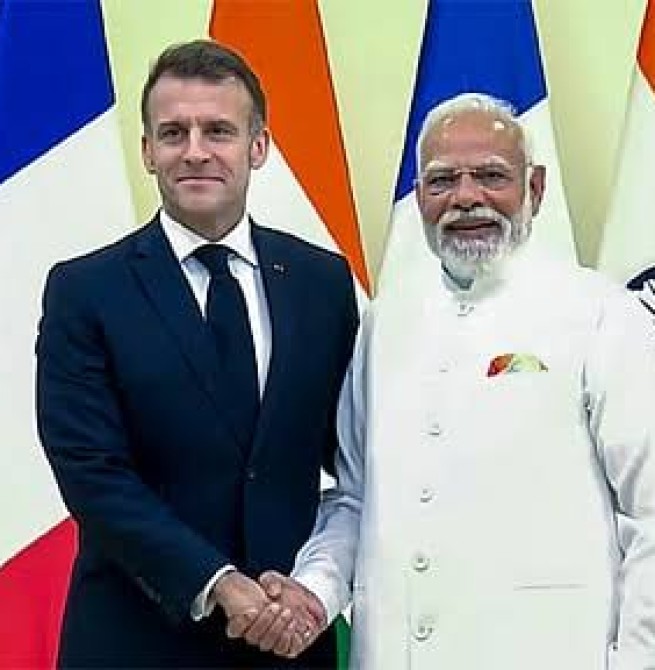 பிரான்ஸ் அதிபர் இம்மானுவேல் மேக்ரான் இந்தியா வருகை; பிரதமர் மோடியுடன் சந்திப்பு