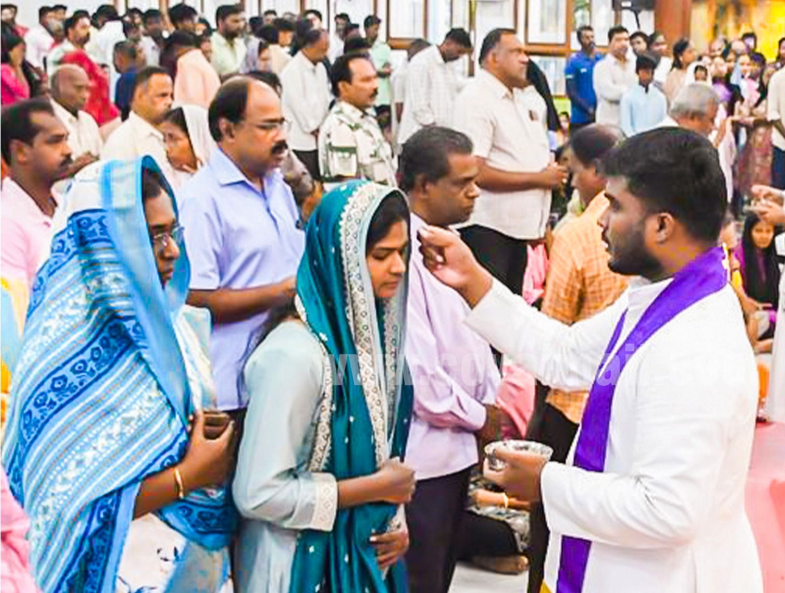 புளியகுளம் அந்தோணியார் ஆலயத்தில் நேற்று சாம்பல் புதன்