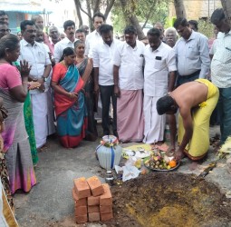 தாதப்பநாயக்கன்பட்டியில் ரூ.40 லட்சம் மதிப்பீட்டில் சமுதாயக்கூடம் பூமி பூஜை