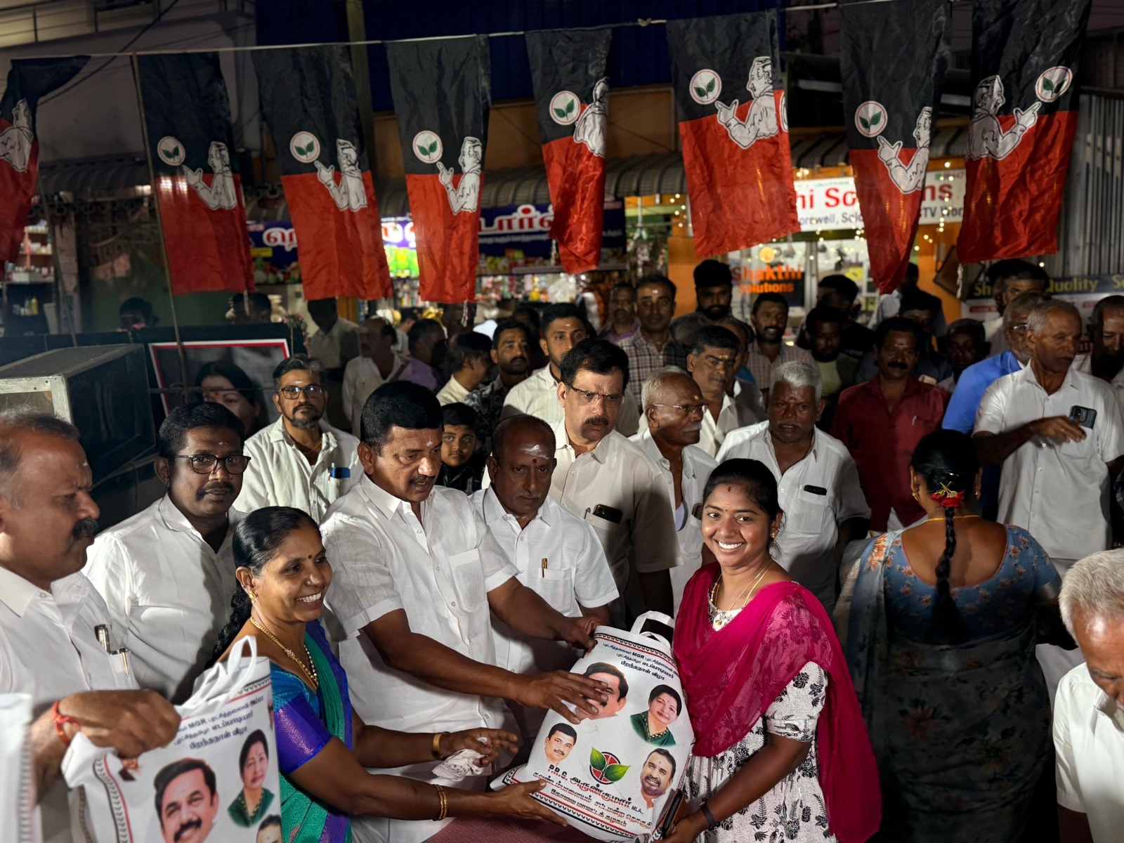 நரசிம்மநாயக்கன்பாளையம் பகுதியில் நலத்திட்ட உதவி