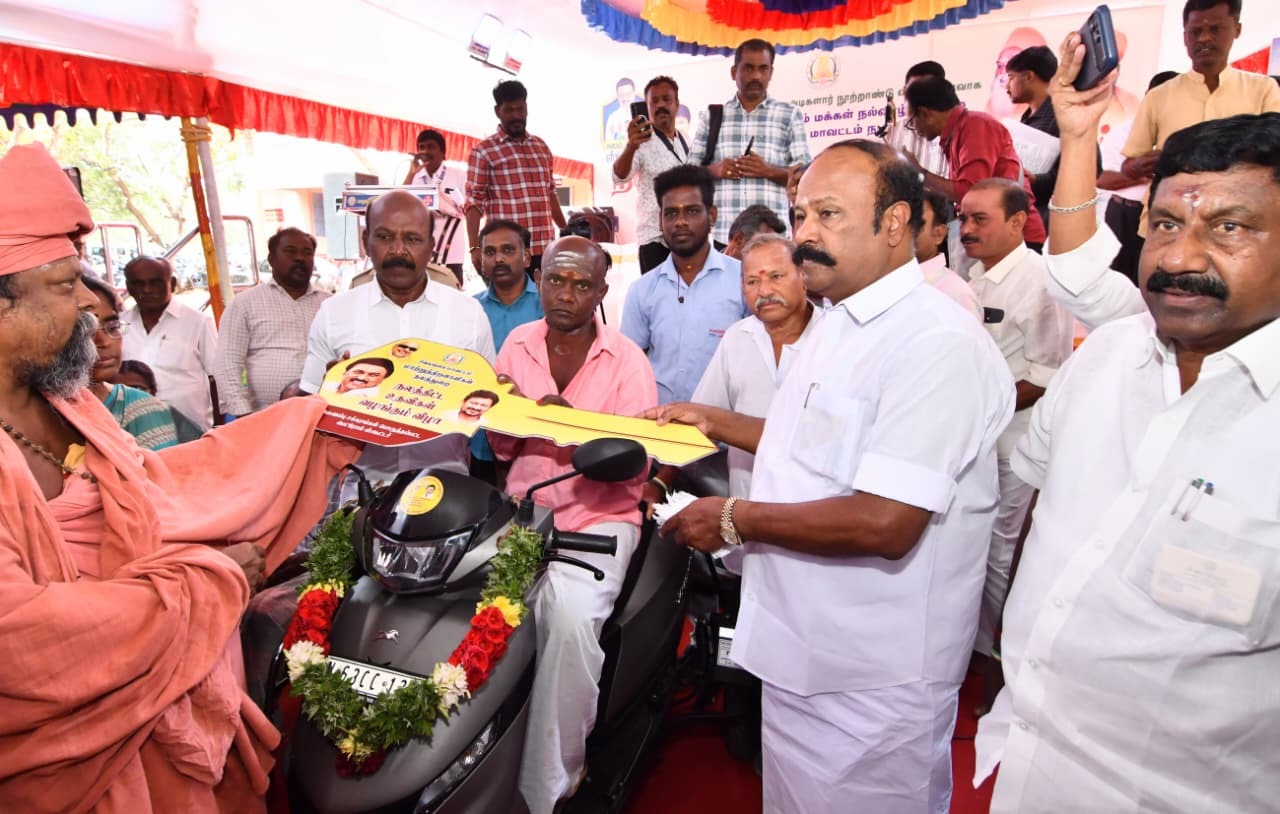 சிவகங்கை - குன்றக்குடியில் "நலம் காக்கும் ஸ்டாலின்" முகாம்