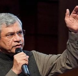 நீண்ட தூர ரயில்களில் தொடா் தூய்மைப் பணிக்கு புதிய திட்டம்: அஸ்வினி வைஷ்ணவ்!