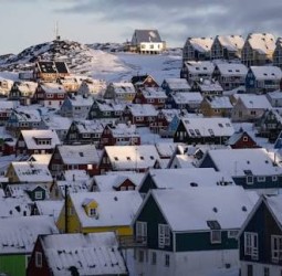 கடும் பனிப்பொழிவு ; டென்மார்க்கில் முடக்கம்