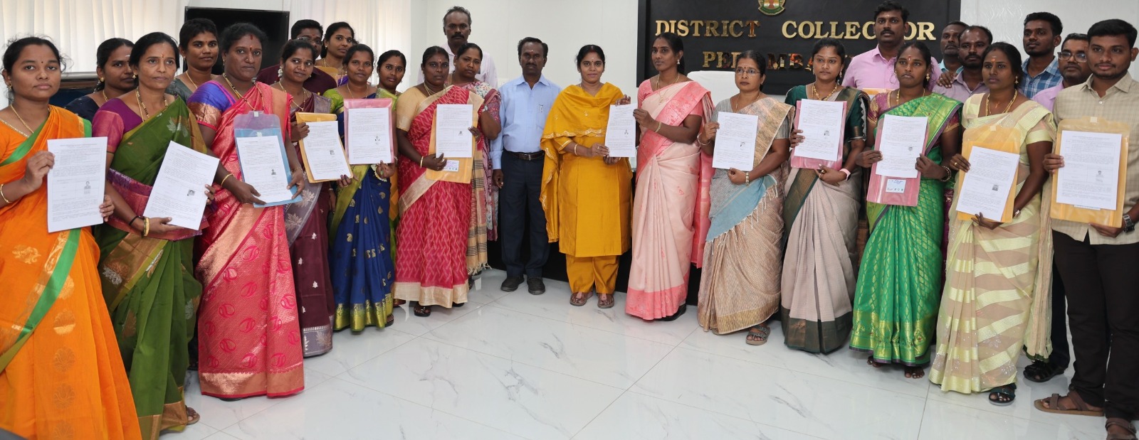 ஆசிரியர் பணியிடங்களுக்கு தேர்வானவர்களுக்கு நேற்று கலெக்டர் மிருணாளினி நியமன ஆணை