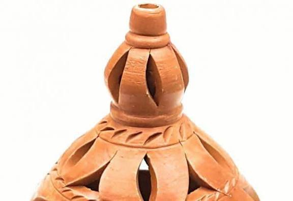 "மண் விளக்கின் அழுகை"