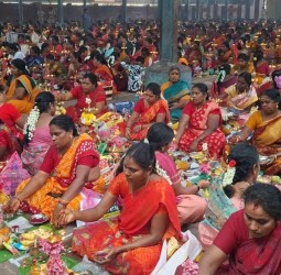 அம்பகரத்தூர் பத்ரகாளியம்மன் கோயில் திருவிளக்கு