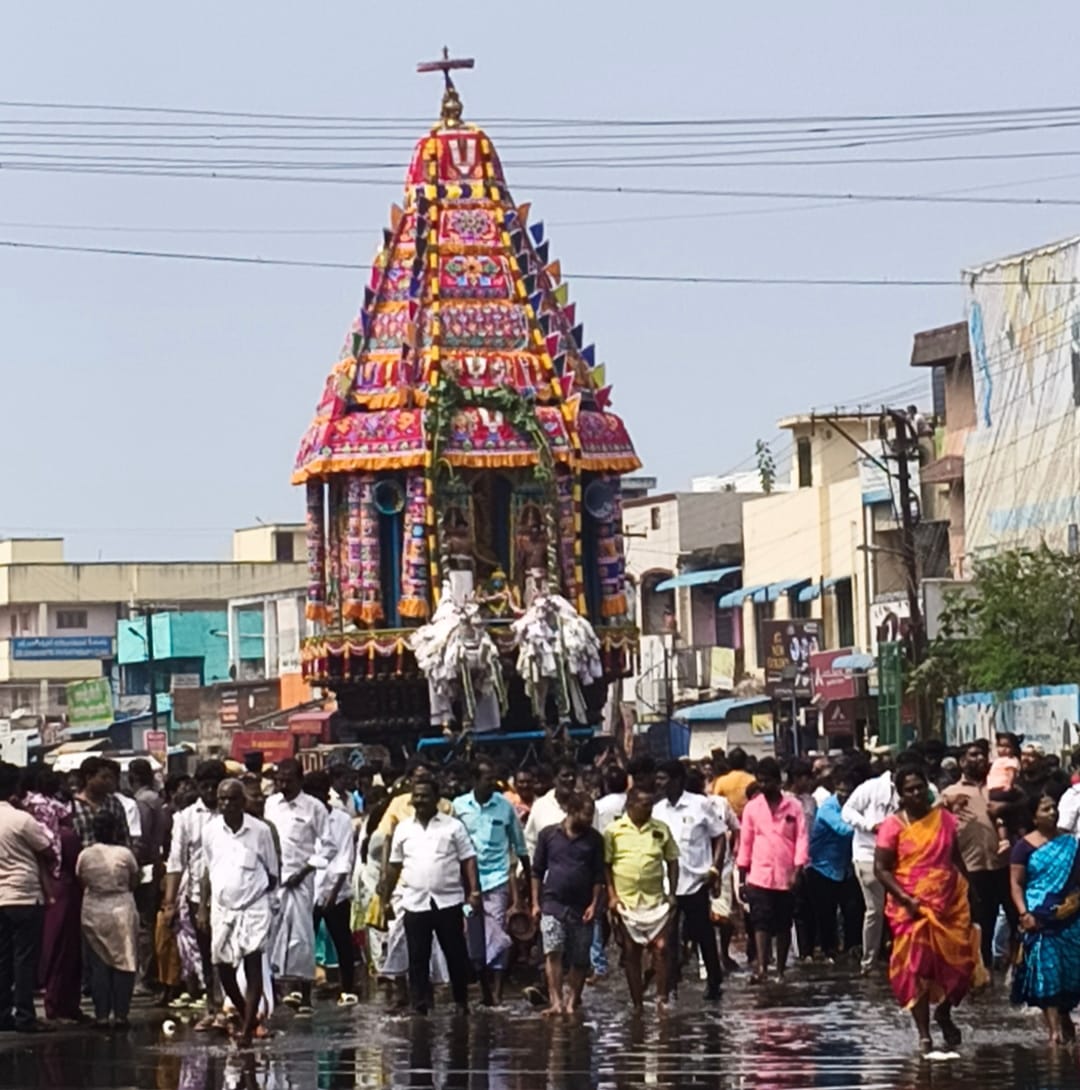 திருமழிசை ஆழ்வார் கோயிலில் நேற்று திருத்தேர்