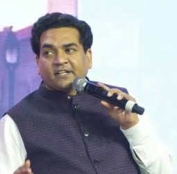 தில்லியில் மீண்டும் ஈரடுக்கு சுற்றுலாப் பேருந்து சேவை : அமைச்சா் தகவல்