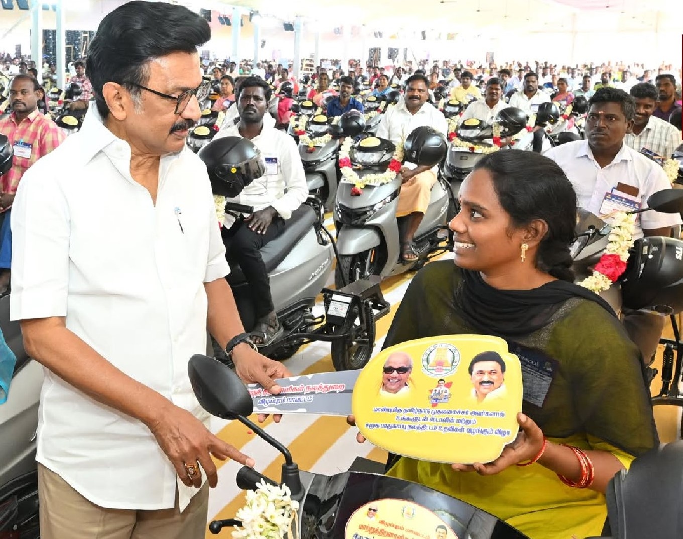 திண்டிவனத்தில் நேற்று நடந்த அரசு விழா