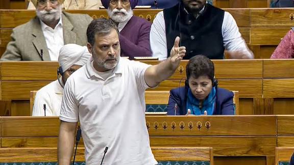 ஏஐ மாநாட்டில் சீன பொருள்கள்: தேசத்தின் நன்மதிப்புக்கு களங்கம்: ராகுல் விமா்சனம்