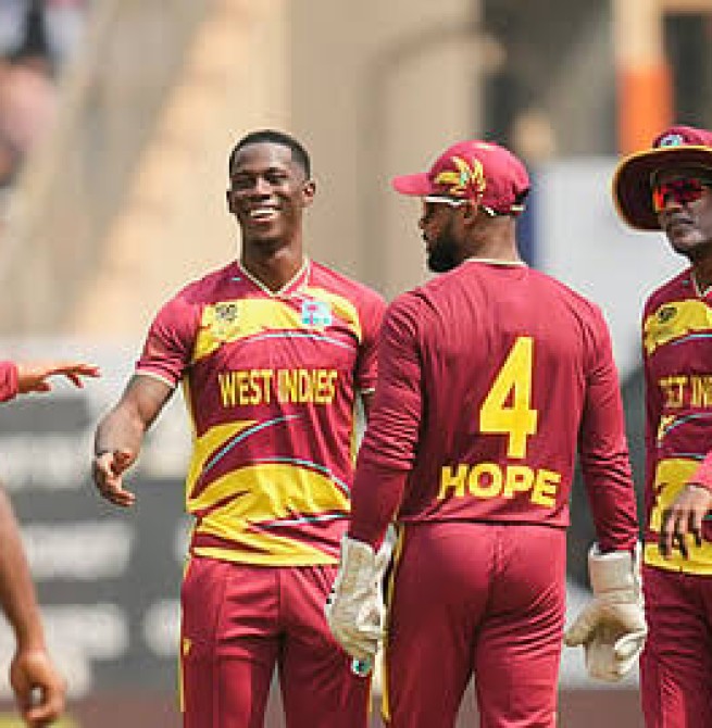 சூப்பர் 8 சுற்று: முதல் அணியாகத் தேர்வான மேற்கிந்தியத் தீவுகள்!