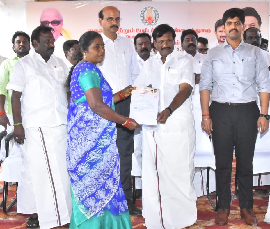 கலெக்டர் பிரதாப் முன்னிலையில், இலவச வீட்டுமனை பட்டா