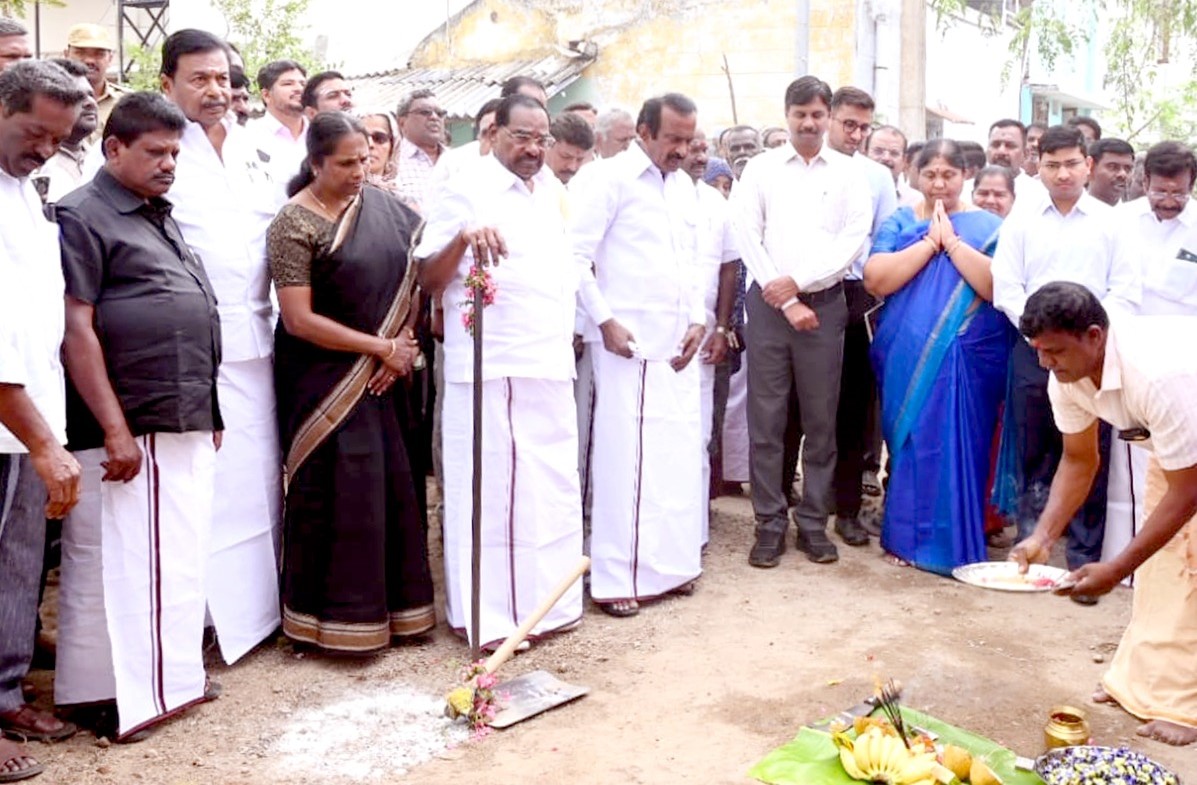 ஈரோடு மாநகராட்சியில் தார் சாலைபணி