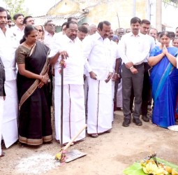 ஈரோடு மாநகராட்சியில் தார் சாலைபணி