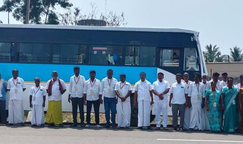 மாத்தூரில் இருந்து புறப்பட்ட 500 இளைஞர்கள் திருப்பத்தூர் மாநாட்டில் பங்கேற்பு!