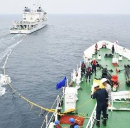 அமெரிக்காவால் தடை செய்யப்பட்ட 3 ஈரானிய எண்ணெய் கப்பல்கள் பறிமுதல்: இந்திய கடலோர காவல்படை நடவடிக்கை