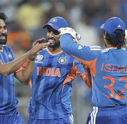டி20 உலகக்கோப்பை: அமெரிக்காவை வீழ்த்தி தொடரை வெற்றியுடன் தொடங்கிய இந்தியா
