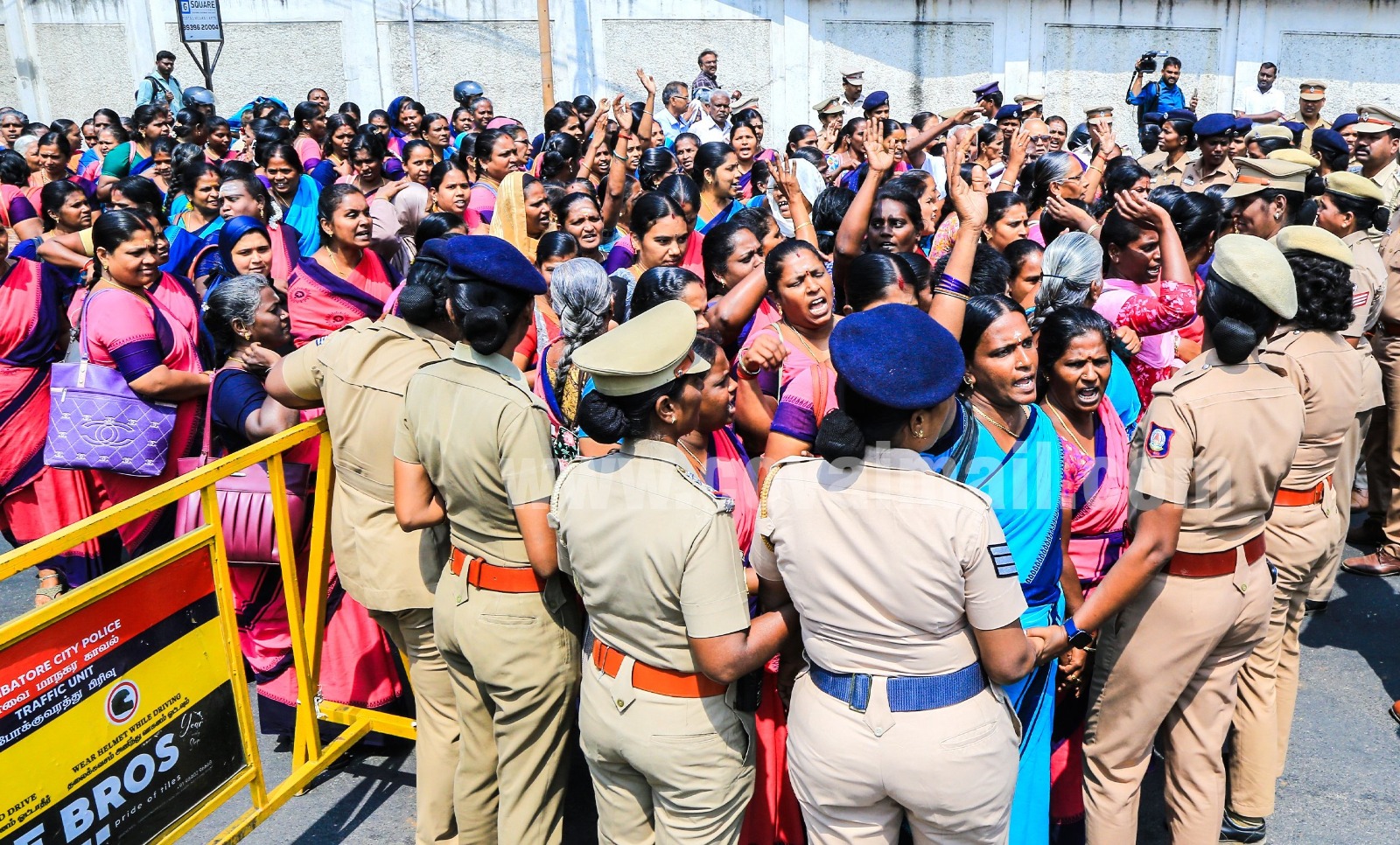 16வது நாளாக போராட்டம் நடத்திய தமிழ்நாடு சத்துணவு மற்றும் அங்கன்வாடி ஊழியர்கள்