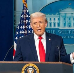 நீ சிரித்து நான் பார்த்ததில்லை! எப்ஸ்டீன் பற்றி கேட்ட பெண் செய்தியாளருக்கு டிரம்ப் பதில்!