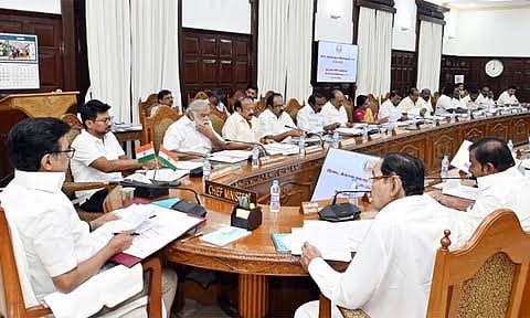 ரூ.34,000 ஆயிரம் கோடி மதிப்பிலான 15 தொழில் முதலீடு   திட்டங்களுக்கு தமிழக அமைச்சரவை ஒப்புதல்