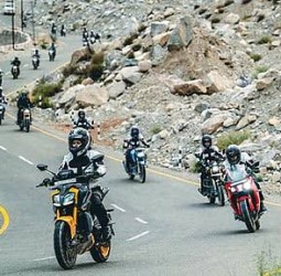 2027-ம் நிதியாண்டில் 2 சக்கர வாகன தொழில் 7-9 சதவீத வளர்ச்சி பெறும்: அறிக்கையில் தகவல்