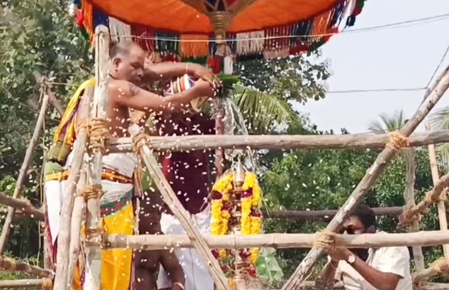 திரிபுரசுந்தரி அம்மன் சமேத அக்னீஸ்வரர் கோவிலில் 27 ஆண்டுகளுக்குப் பிறகு குடமுழுக்கு