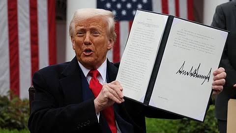 அதிபர் ட்ரம்ப்பின் வரி விதிப்பை ரத்து செய்தது அமெரிக்க உச்ச நீதிமன்றம்