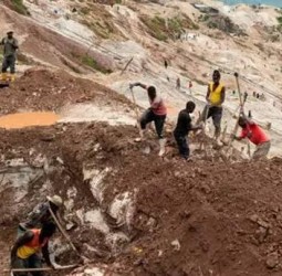 காங்கோ சுரங்க விபத்து பலியானவர்களுக்கு அஞ்சலி