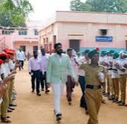 மேல்நிலைப் பள்ளி மாணவர்கள் 5 பேருக்கு மாநில அளவில் சிறந்த கைவினைஞர் விருது