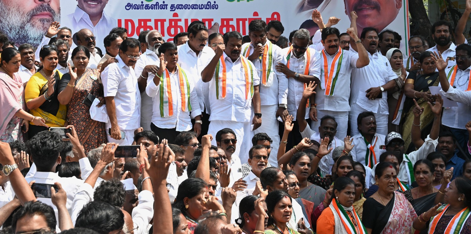 சென்னை கவர்னர் மாளிகை முன் மாநில காங்கிரஸ் தலைவர் செல்வப்பெருந்தகை தலைமையில் முற்றுகை போராட்டம்