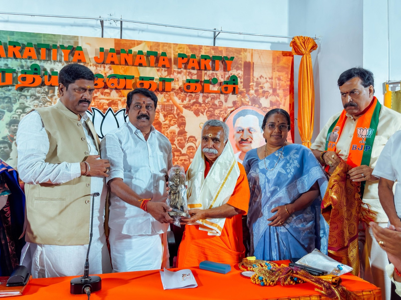 கேசவ விநாயகம் நேற்றுடன் கட்சி பதவியில் இருந்து விடைப்பெற்றார்