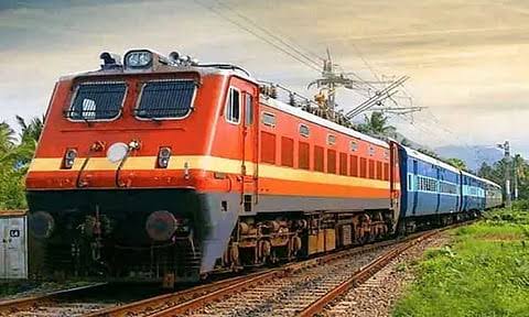 ஹோலி பண்டிகை: சிறப்பு ரயில்கள் இயக்கம்