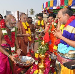 திருவண்ணாமலை அருணகிரிநாதர் கோயில் குடமுழுக்கு விழா