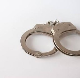 வேறொருவரின் நிலத்தைக் காட்டி ரூ.15 லட்சம் மோசடி செய்த நிலத்தரகர் கைது