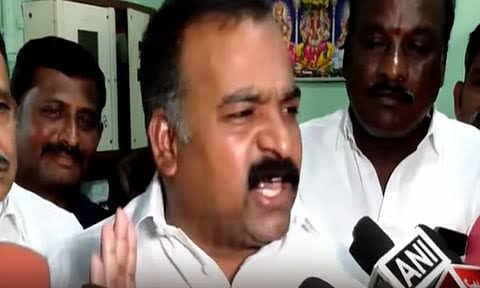 எங்களுக்கு மரியாதை கொடுக்காவிட்டால் திருப்பி அடிப்போம்: மாணிக்கம் தாகூர்  விஜய்யுடன் கூட்டணி: நிர்வாகிகள் ஆவேசம்