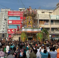 தேரடி தெரு முனீஸ்வரன் கோயிலில் நேற்று காலை குடமுழுக்கு விழா