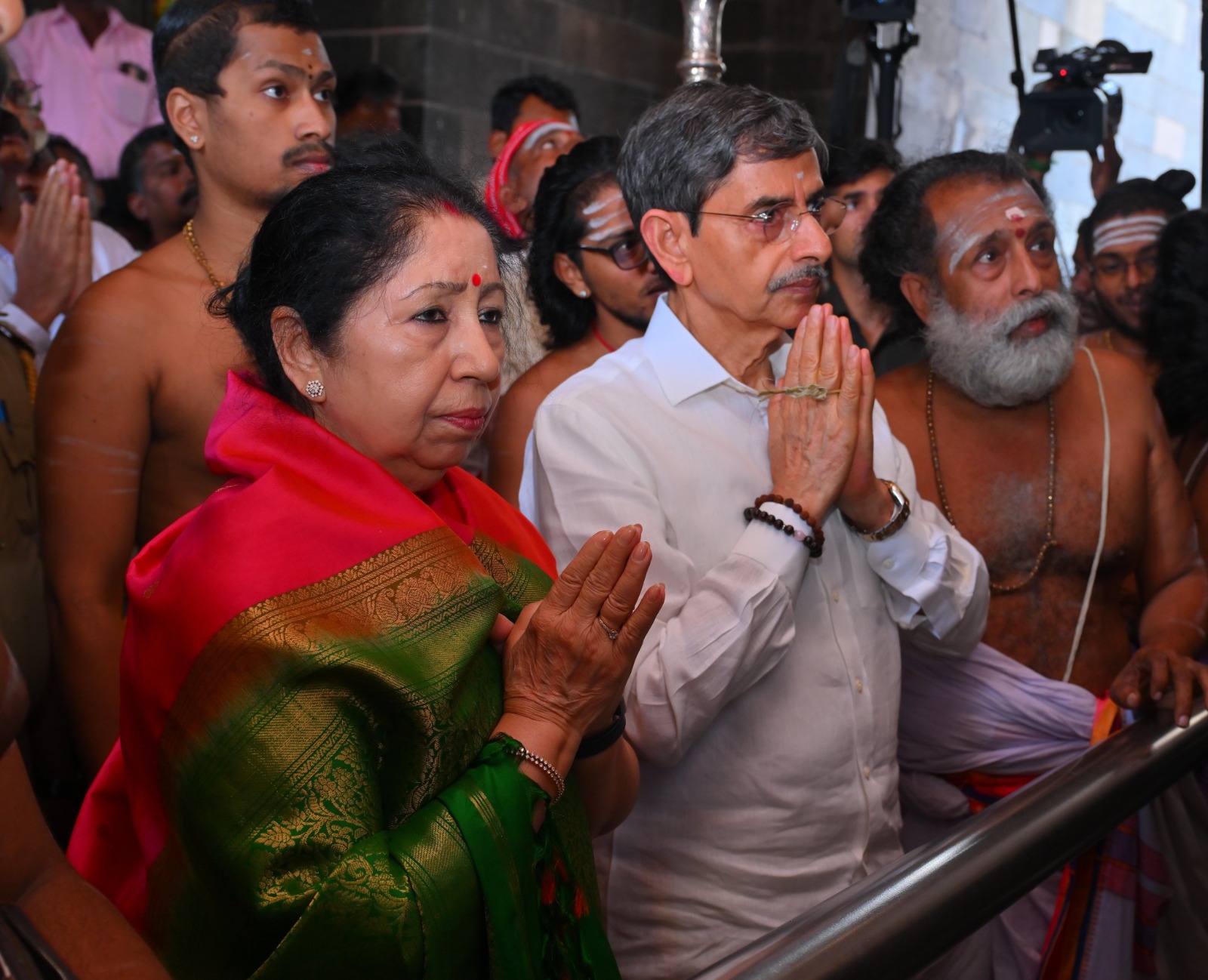 நடராஜர் கோவிலில் கவர்னர் ரவி, சாமி தரிசனம்