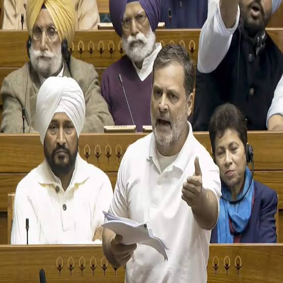 இந்தியாவுக்குள் 4 சீன டாங்கிகள் நுழைந்ததாக ராகுல் குற்றச்சாட்டு - மக்களவையில் கடும் அமளி