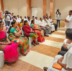 சேலத்தில் பாஜக மையக்குழு உறுப்பினர்கள் மற்றும் நிர்வாகிகளுக்கான ஆலோசனைக் கூட்டம்