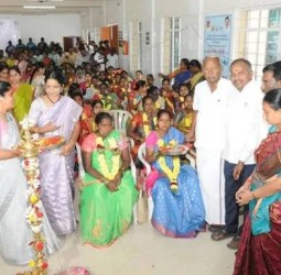 சேலத்தில் கர்ப்பிணிகளுக்கு சமுதாய வளைகாப்பு