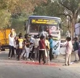 பேருந்தை நிறுத்தி பிறந்த நாள் விழா: வழக்குப் பதிவு