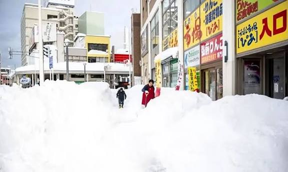 வரலாறு காணா பனிப்பொழிவு: ஜப்பானில் 35 பேர் உயிரிழப்பு