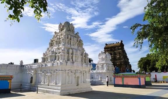 வரம் தரும் வர முத்தீஸ்வரர் கோவில்