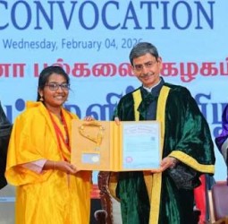 அண்ணா பல்கலைக்கழக பட்டமளிப்பு விழாவில் 1 லட்சத்து 50 ஆயிரத்து 595 பேருக்கு பட்டங்கள்  கவர்னர் ஆர்.என். ரவி வழங்கினார்