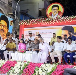 திரு.வி.க.நகர் தெற்குப்பகுதியில் நடந்த மனிதநேய விழா