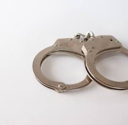 பாதி விலையில் தங்கம் தருவதாக கோடிக்கணக்கில் மோசடி: தலைமறைவாக இருந்த ஏஆர்டி நகைக்கடை நிர்வாகிகள் 3 பேர் கைது