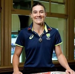 2-ஆவது முறையாக பெலிண்டா கிளார்க் விருது வென்ற சதர்லேண்ட்..! மற்ற விருதாளர்கள் விவரங்கள்!