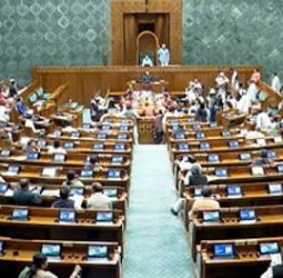 பட்ஜெட் கூட்டத் தொடரின் முதல்கட்ட அமா்வு அமளியுடன் நிறைவு : மீண்டும் மாா்ச் 9-இல் கூடும்