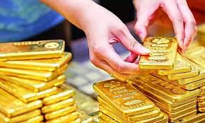 சென்னை விமான நிலையத்தில் ரூ.1¼ கோடி தங்கம், ரூ.2¾ கோடி வெளிநாட்டு பணம் சிக்கியது