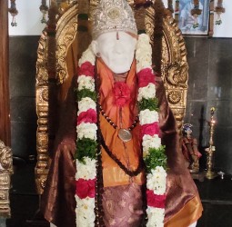 ஸ்ரீசத்குரு சாய்பாபா தியான ஆலயத்தில் வியாழக்கிழமை சிறப்பு ஆரத்தி மற்றும் அலங்காரம்........